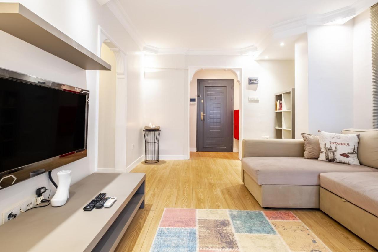 Vibrant Flat Close To Zorlu Center With Backyard Appartamento *