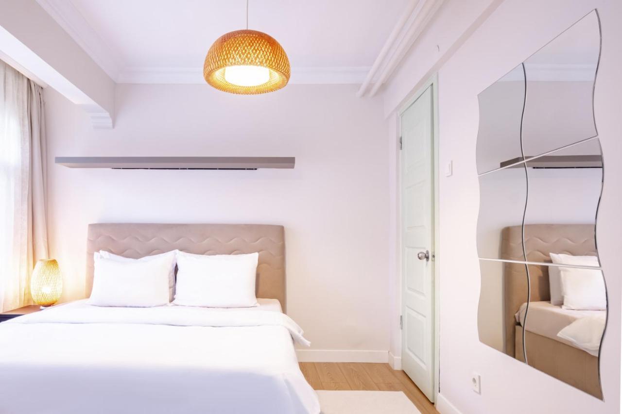Vibrant Flat Close To Zorlu Center With Backyard Daire İstanbul